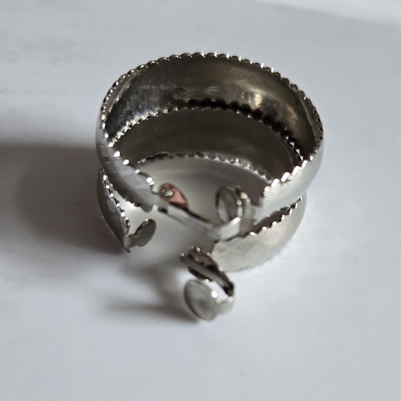 Diamond Design Metal Hook/Clip On Earrings - Picture 6 of 7